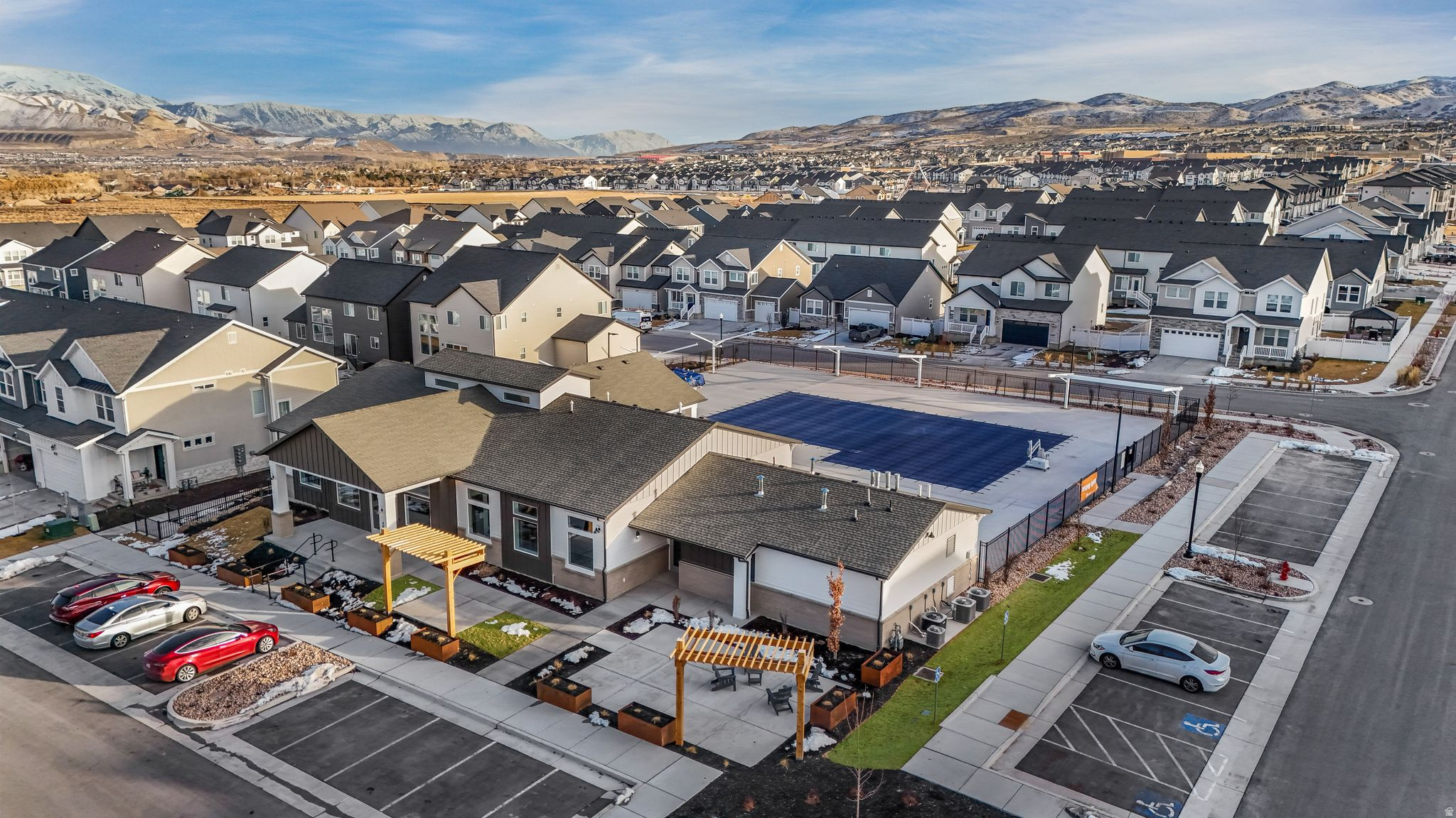 MOUNTAIN RIDGE - Residential