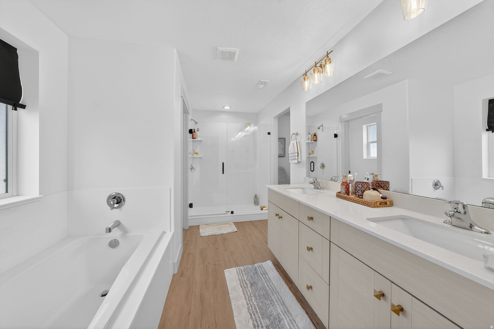 MOUNTAIN RIDGE - Residential