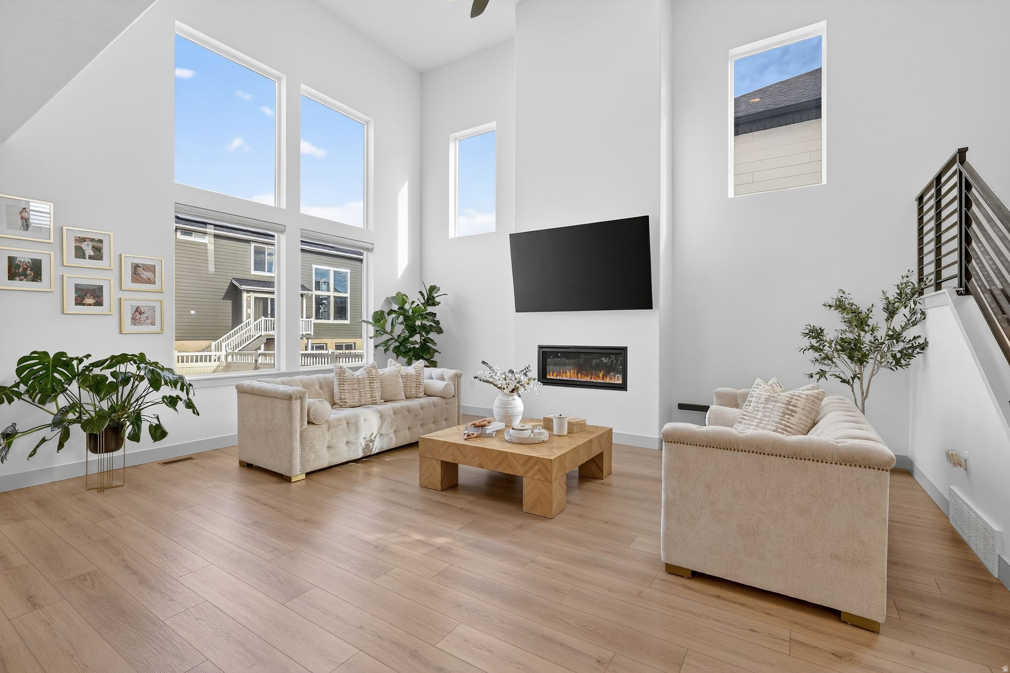 MOUNTAIN RIDGE - Residential