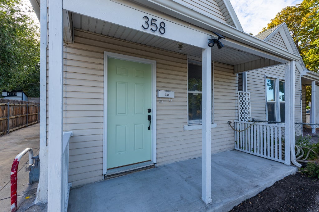 Photo of 358 N 900 W, Salt Lake City, UT 84116 (MLS # 2180000)