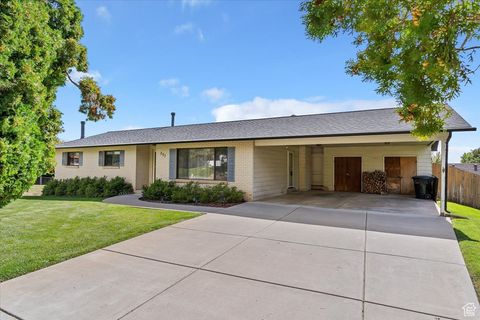 Photo of 207 W 3275 N, North Ogden, UT 84414 (MLS # 2111041)