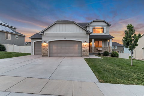 Homes For Sale - 172 W Stillwater Dr<br/> Saratoga Springs, UT 84045