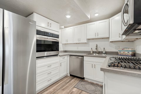 Tiny photo for 172 W STILLWATER DR, Saratoga Springs, UT 84045 (MLS # 2173291)