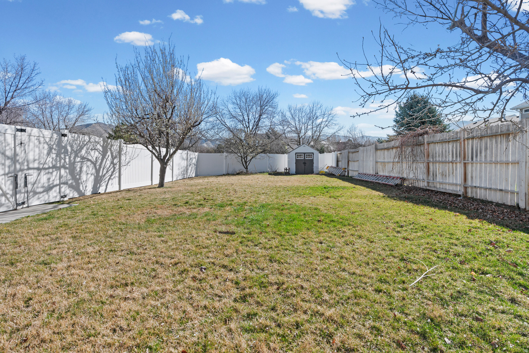 OVERLAKE - Residential