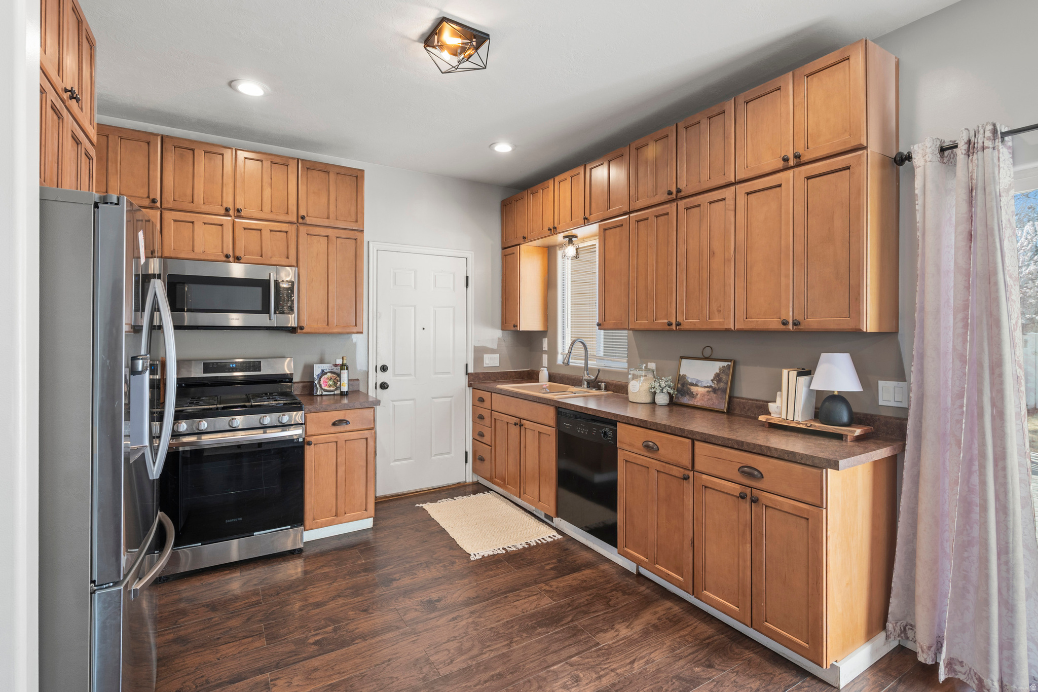 OVERLAKE - Residential