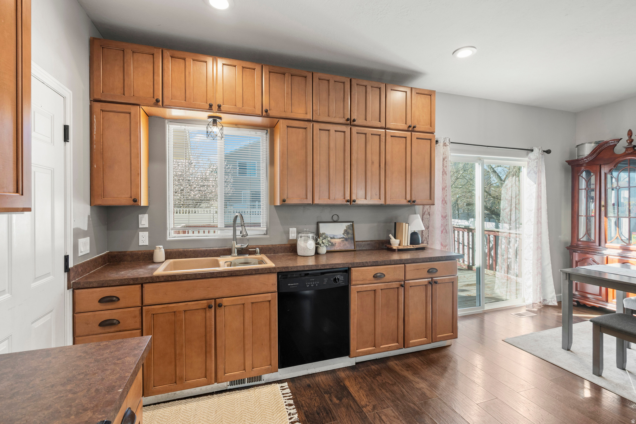 OVERLAKE - Residential