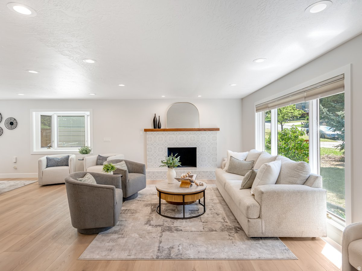 HOLLADAY HILLS - Residential