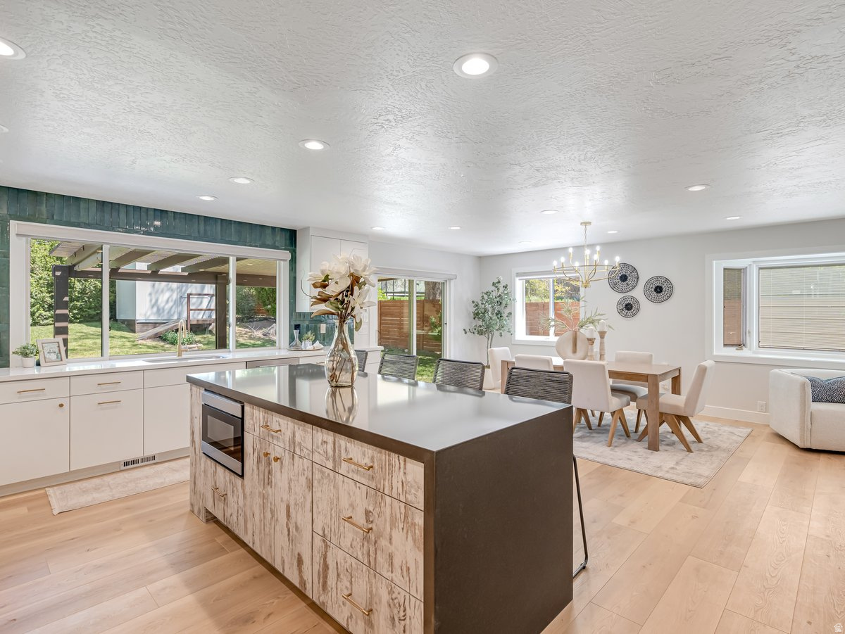 HOLLADAY HILLS - Residential