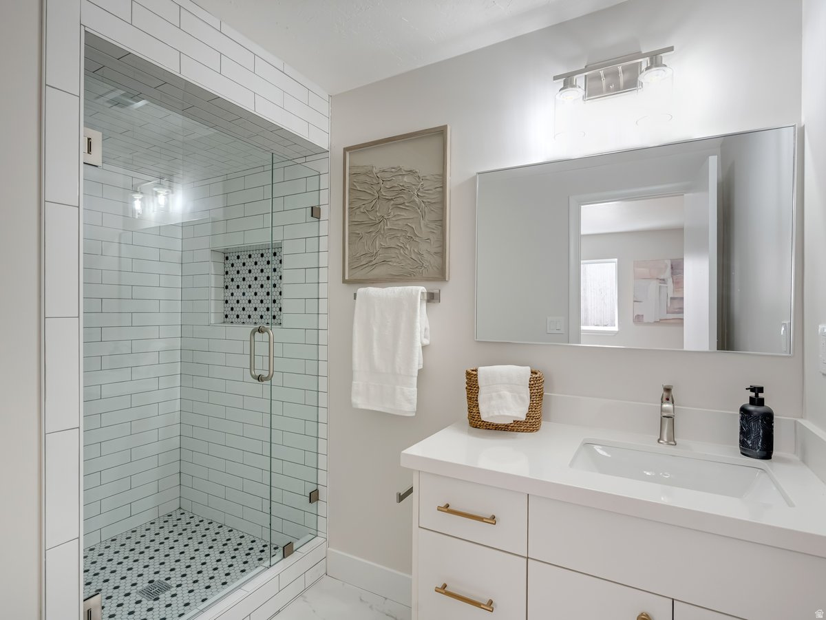 HOLLADAY HILLS - Residential