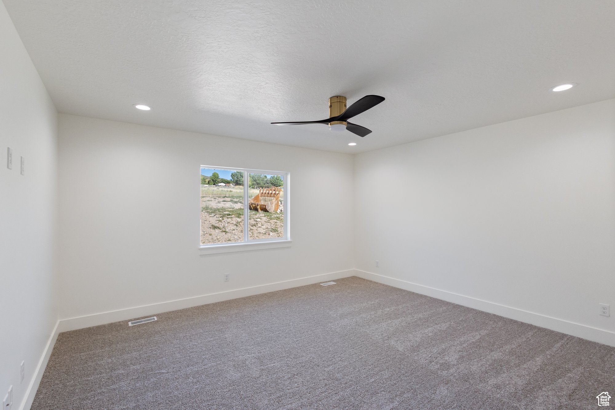 NORTHRIDGE ESTATES - Residential