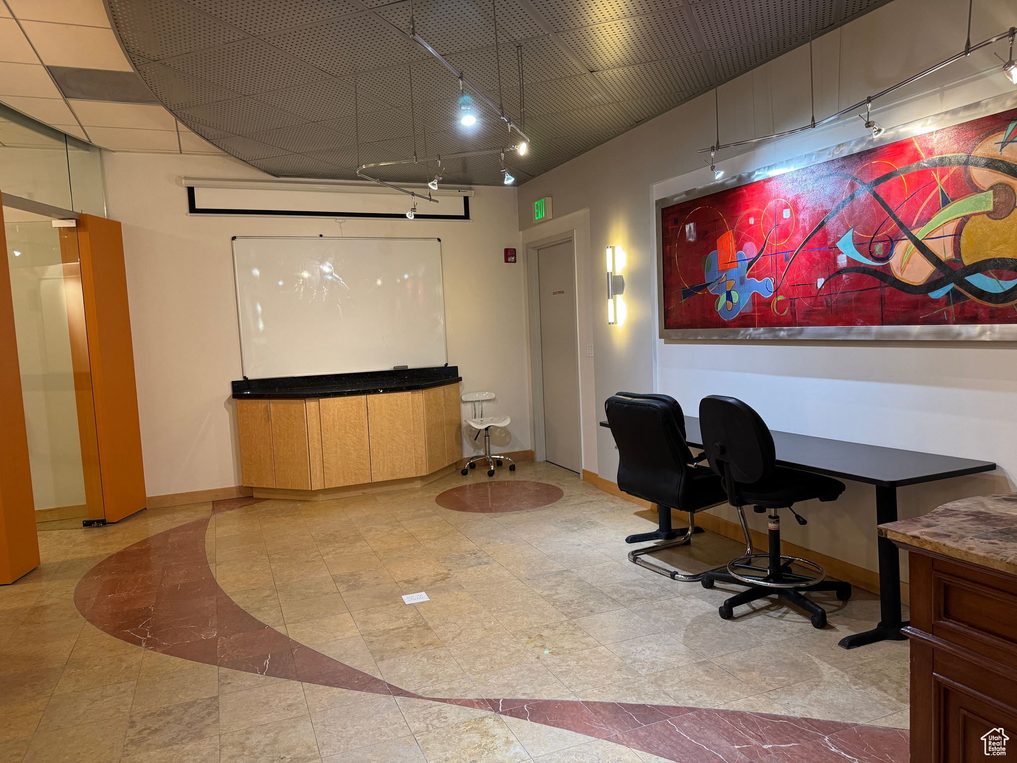 CREEK ROAD - Commercial Sale