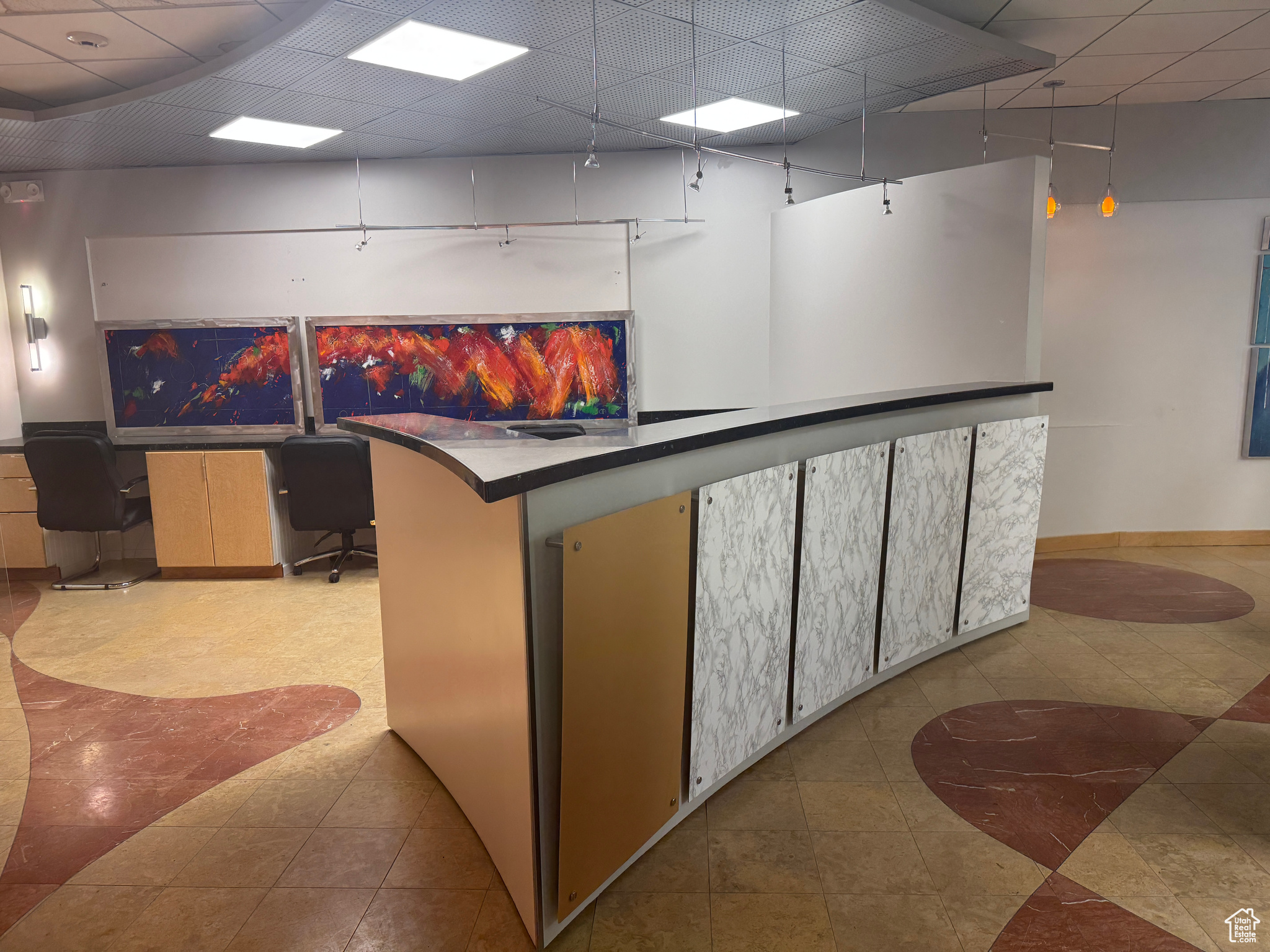 CREEK ROAD - Commercial Sale