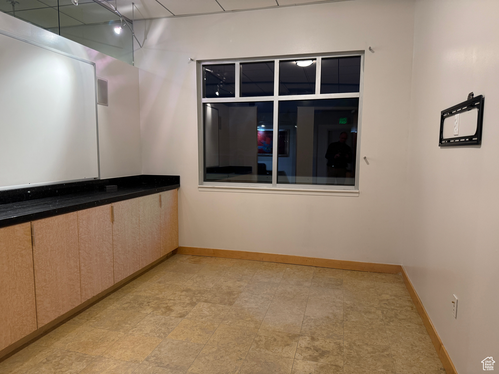 CREEK ROAD - Commercial Sale