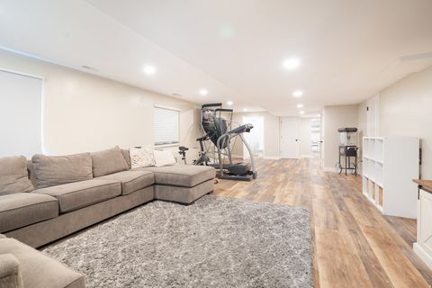 Tiny photo for 986 VIEW CREST LN, Kaysville, UT 84037 (MLS # 2150759)