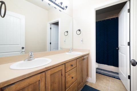 Tiny photo for 986 VIEW CREST LN, Kaysville, UT 84037 (MLS # 2150759)
