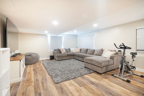 Tiny photo for 986 VIEW CREST LN, Kaysville, UT 84037 (MLS # 2150759)