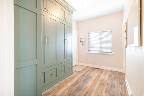 Tiny photo for 986 VIEW CREST LN, Kaysville, UT 84037 (MLS # 2150759)