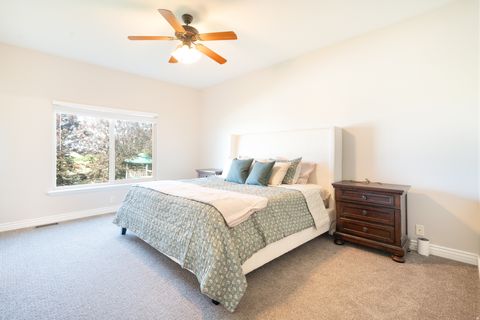 Tiny photo for 986 VIEW CREST LN, Kaysville, UT 84037 (MLS # 2150759)