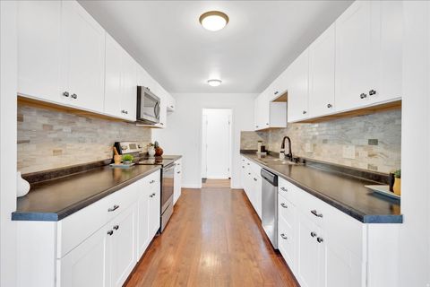 Tiny photo for 810 HILLCREST AVE, Logan, UT 84321 (MLS # 2154118)