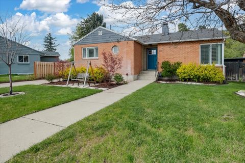 Tiny photo for 810 HILLCREST AVE, Logan, UT 84321 (MLS # 2154118)