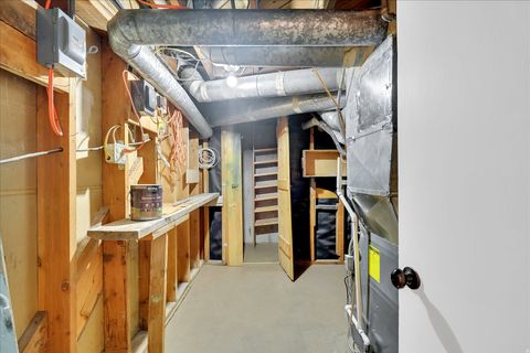 Tiny photo for 810 HILLCREST AVE, Logan, UT 84321 (MLS # 2154118)