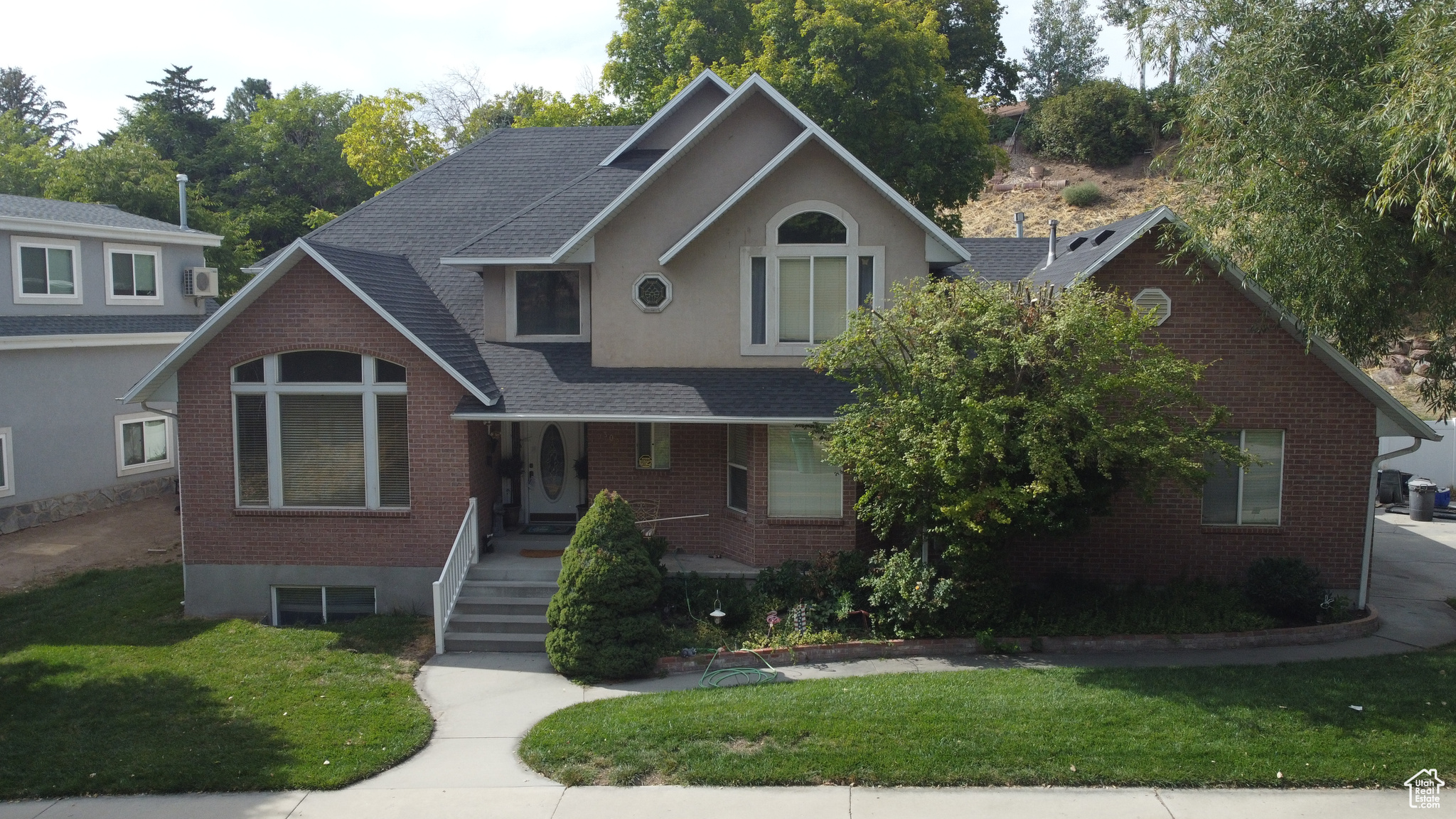 HIDDEN HOLLOW - Residential