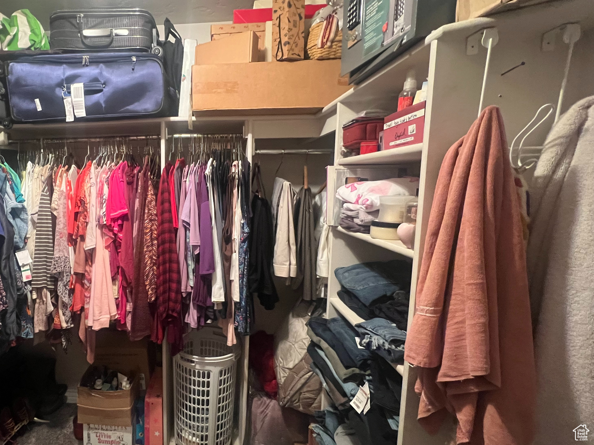 HIDDEN HOLLOW - Residential