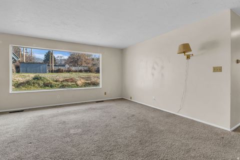 Tiny photo for 2749 S 450 W, Bountiful, UT 84010 (MLS # 2128116)