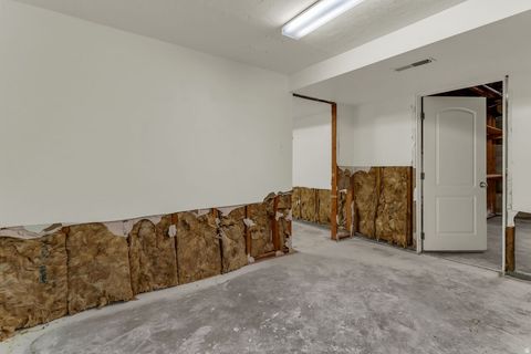 Tiny photo for 2749 S 450 W, Bountiful, UT 84010 (MLS # 2128116)