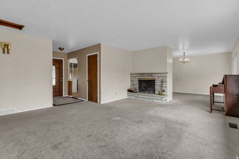Tiny photo for 2749 S 450 W, Bountiful, UT 84010 (MLS # 2128116)