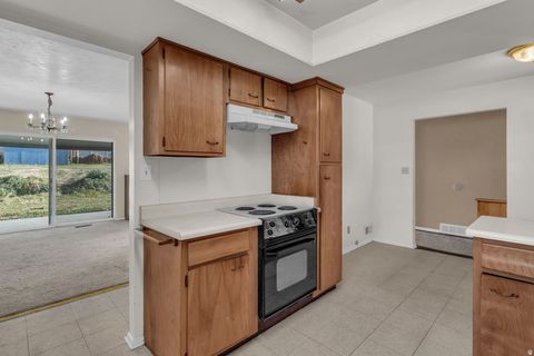 Tiny photo for 2749 S 450 W, Bountiful, UT 84010 (MLS # 2128116)