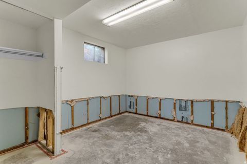 Tiny photo for 2749 S 450 W, Bountiful, UT 84010 (MLS # 2128116)