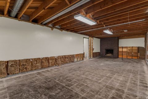 Tiny photo for 2749 S 450 W, Bountiful, UT 84010 (MLS # 2128116)