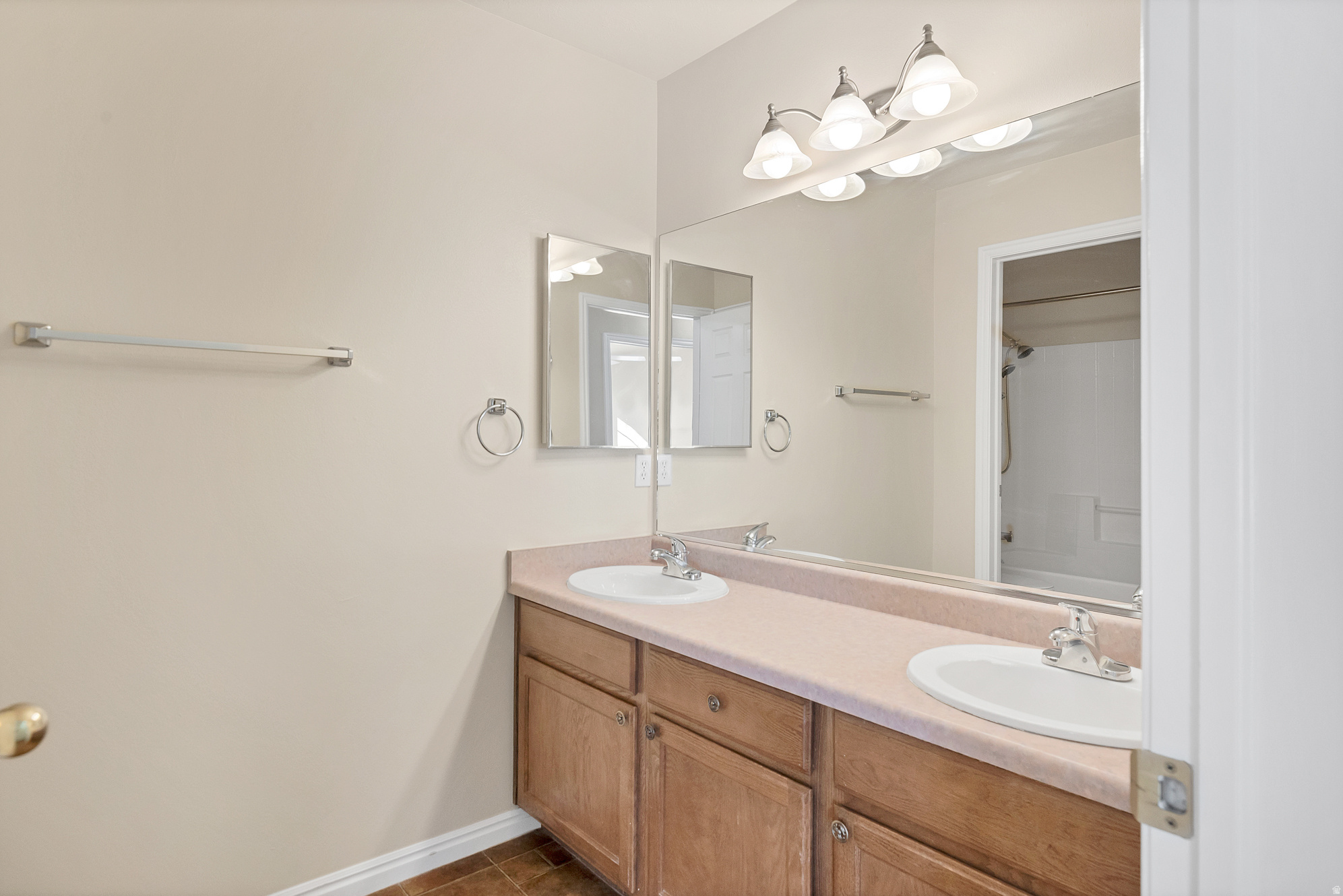 CANYON RIDGE - Residential