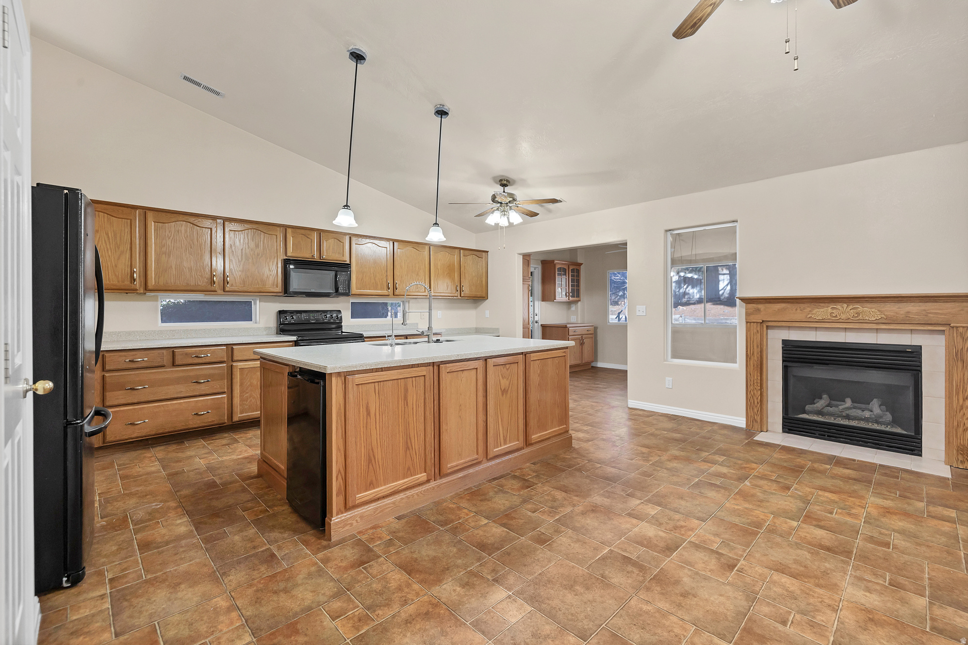 CANYON RIDGE - Residential