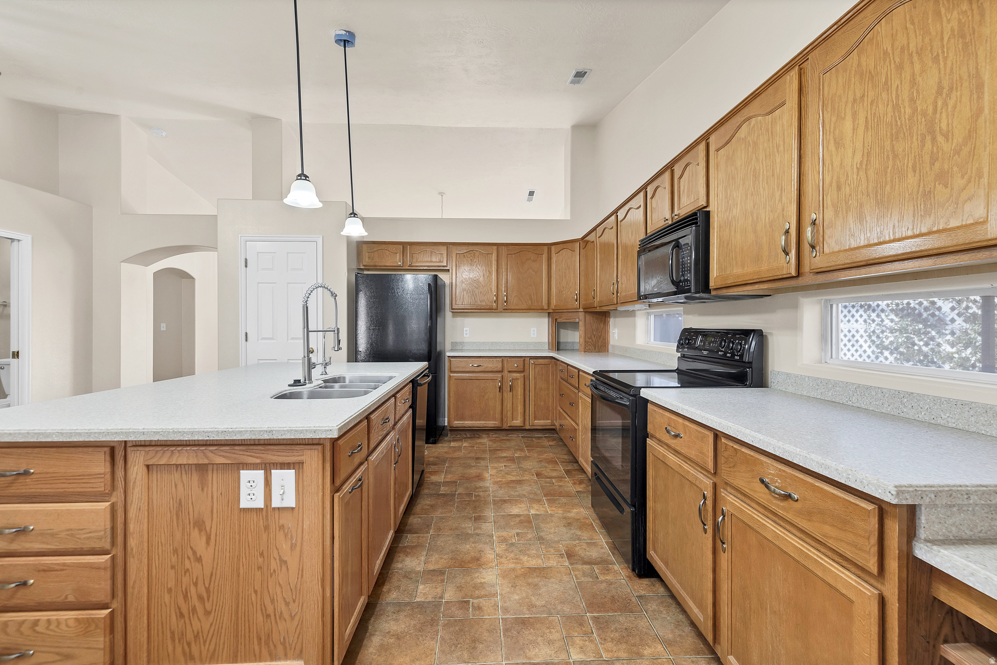 CANYON RIDGE - Residential