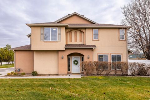 Photo of 1245 W SIENNA WAY, Taylorsville, UT 84123 (MLS # 2126472)