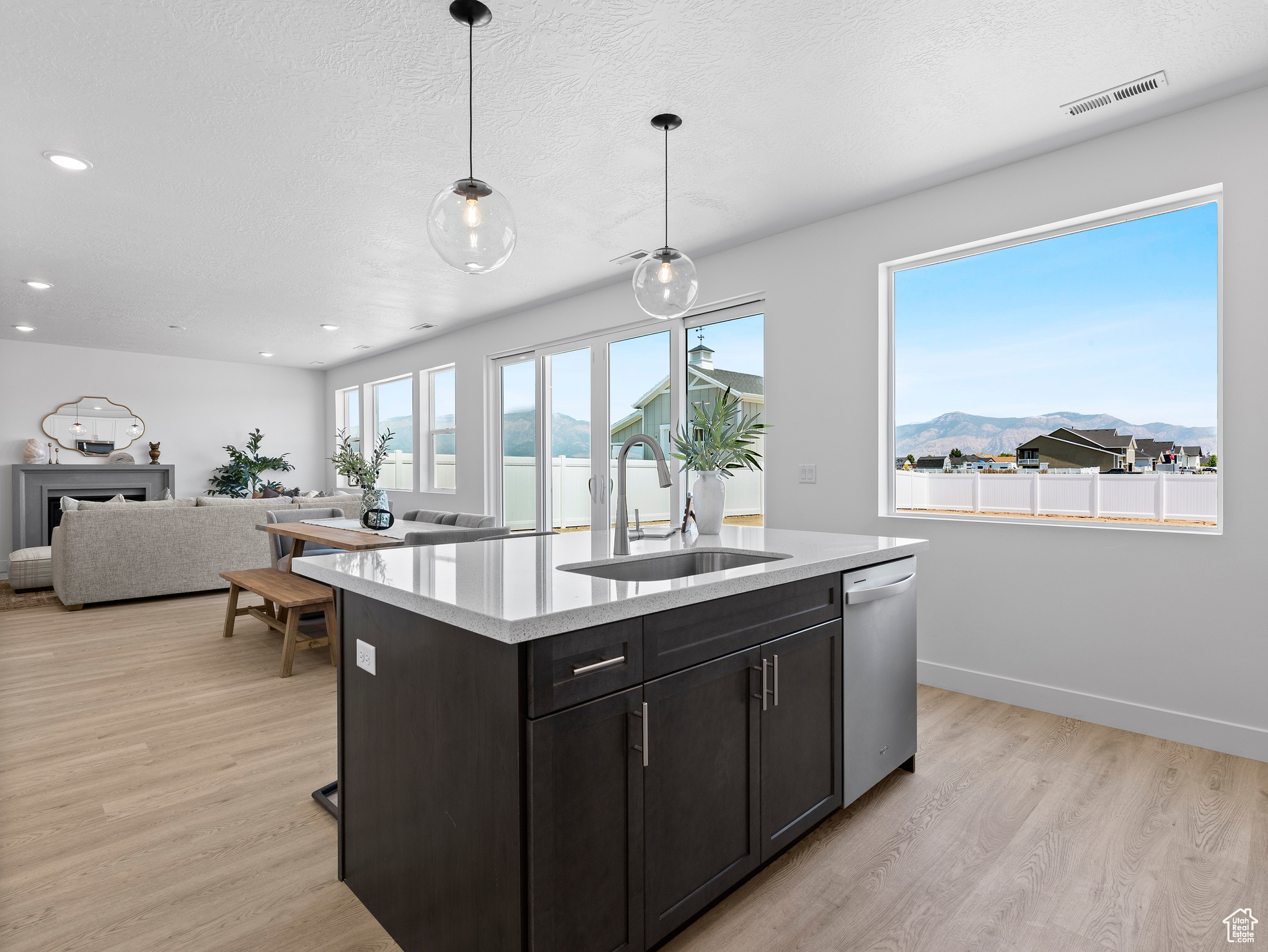 BRISTOL FARMS - Residential