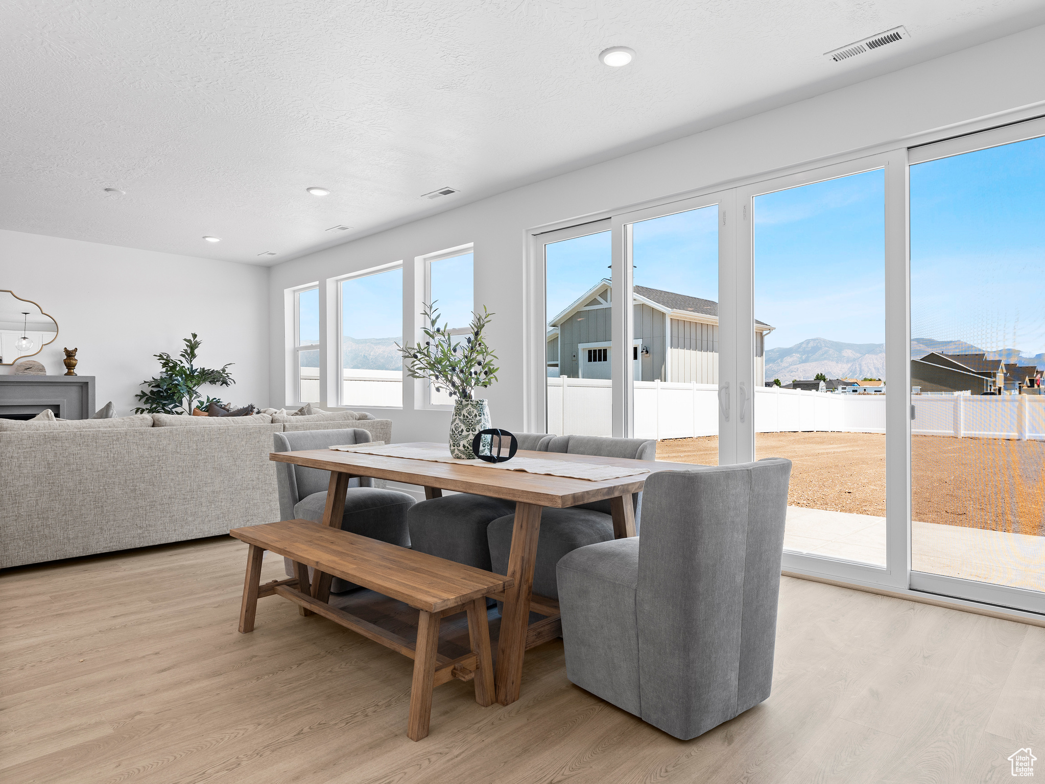 BRISTOL FARMS - Residential