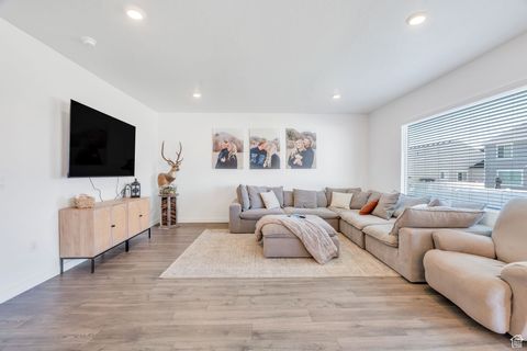 Tiny photo for 1304 S SAGEBRUSH DR, Santaquin, UT 84655 (MLS # 2116897)