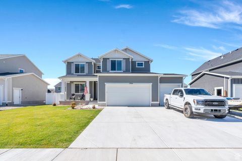 Photo of 1304 S SAGEBRUSH DR, Santaquin, UT 84655 (MLS # 2116897)