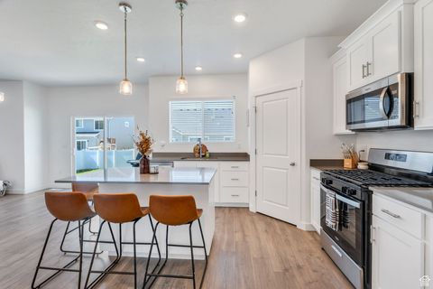 Tiny photo for 1304 S SAGEBRUSH DR, Santaquin, UT 84655 (MLS # 2116897)
