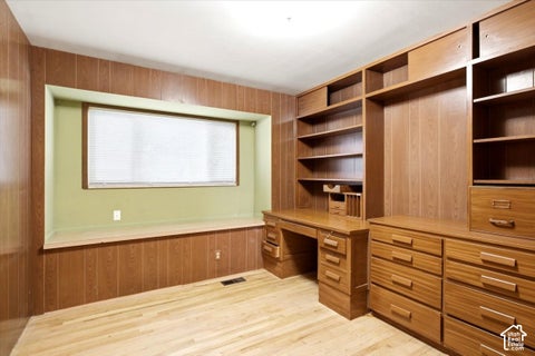 Tiny photo for 806 S 850 E, Bountiful, UT 84010 (MLS # 2188219)