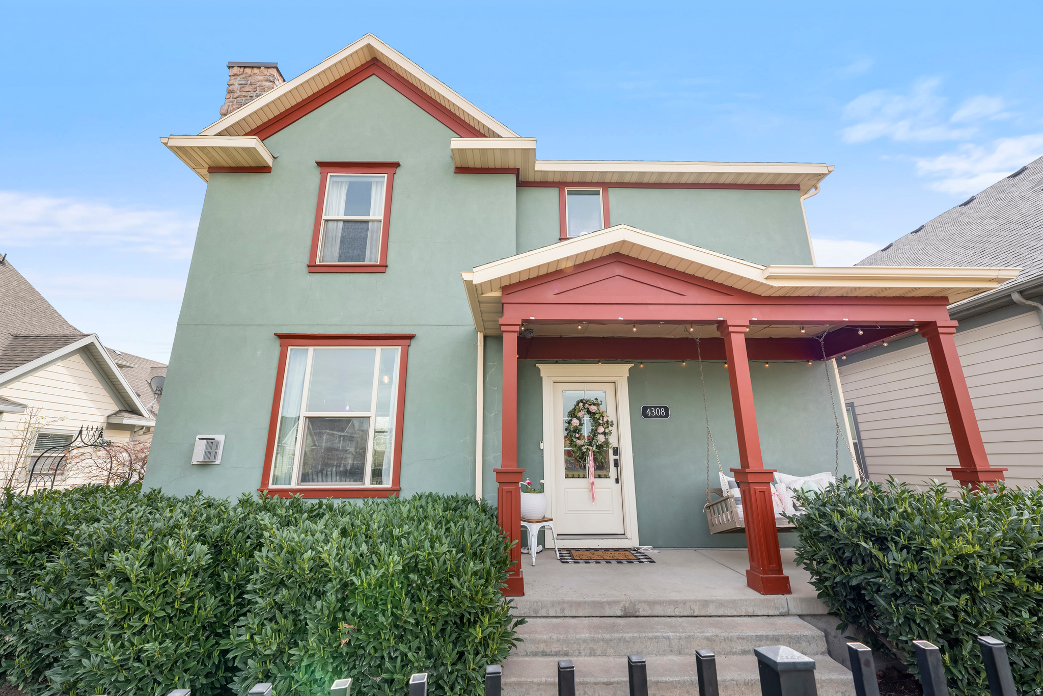 DAYBREAK - Residential