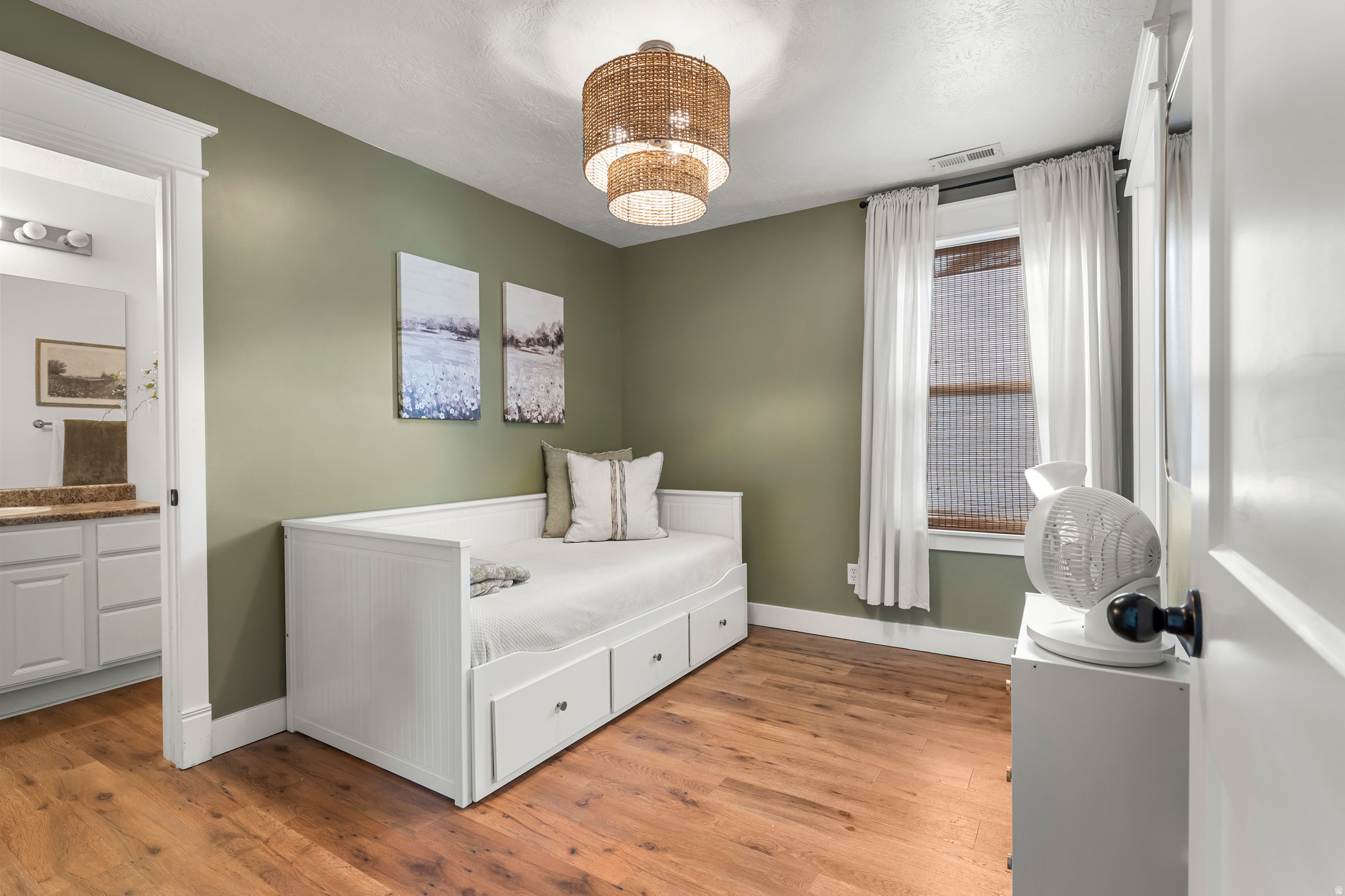 DAYBREAK - Residential