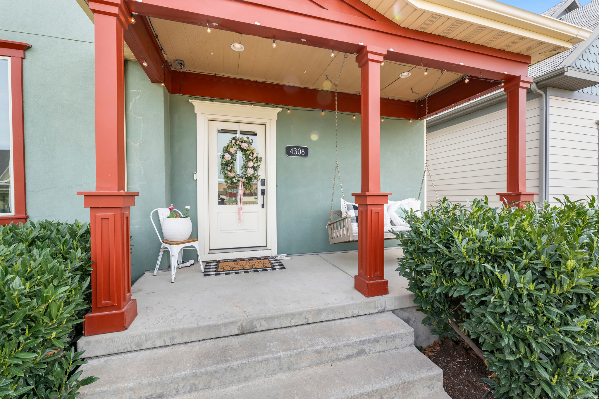 DAYBREAK - Residential