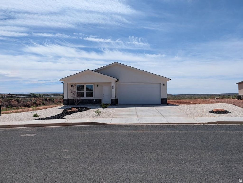Photo of 1681 E CREEKSIDE DR, Kanab, UT 84741 (MLS # 2153745)