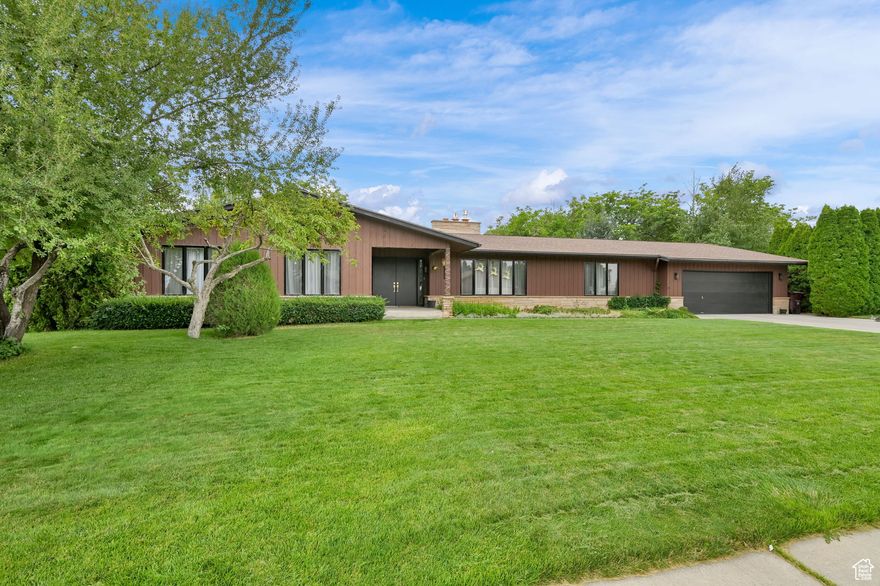 Welcome to this very spacious Herfordshire mid-century home !  The owner has taken great pride in many updates on this home.  Entertain with ease in the absolutely stunning kitchen with a huge quartz island, wood floors, custom cabinetry and a unique open concept.    The kitchen flows effortlessly into the dining and family room areas separated by a striking stone fireplace .  You won't want to miss master bedroom either!  With a huge walk in closet fit for royalty and includes the chandelier!  Plenty of room in the basement as well with a living room and bedroom finished and room to grow. This highly poised neighborhood has plenty of amenities to offer as well including:  Beautiful pool, new pickleball, basketball, tennis and volleyball courts, walking areas and fenced RV area.  Very low traffic count in this neighborhood and access to the interstate is a breeze.