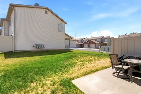 Tiny photo for 652 W 800 N #67, Clinton, UT 84015 (MLS # 2169987)