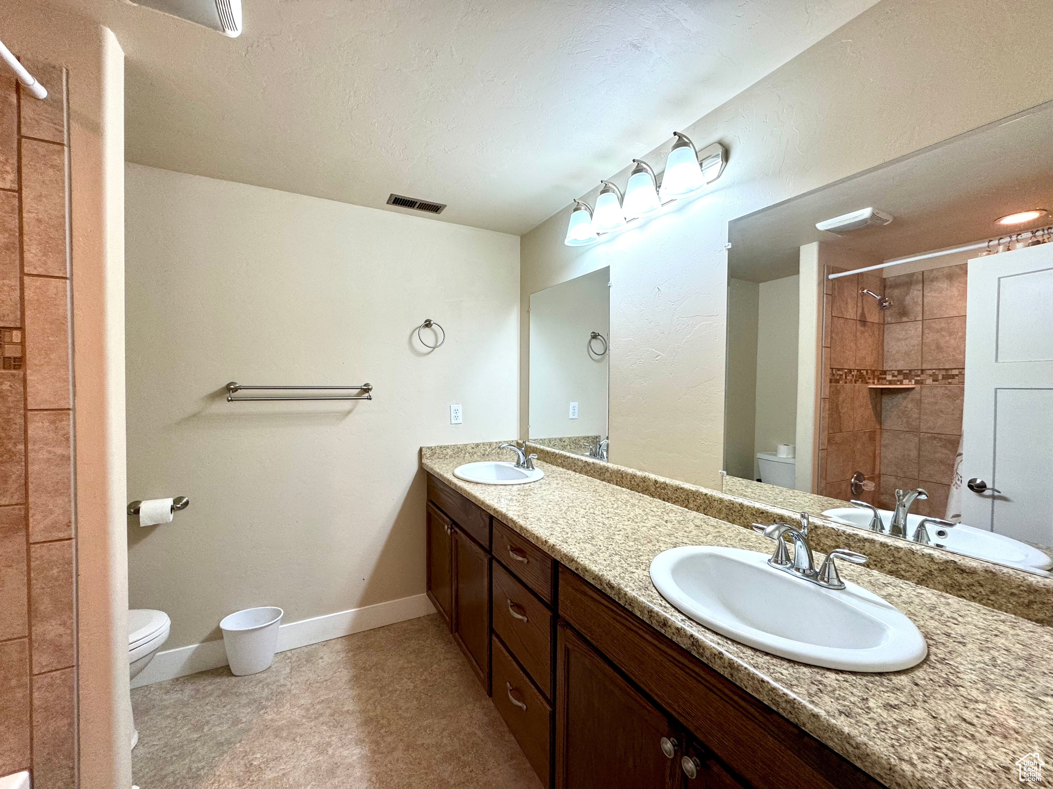 HERITAGE VILLAGE - Residential